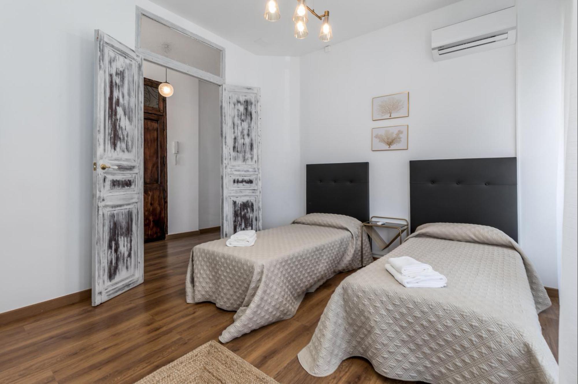 New Calabuig Apartaments Valencia Kültér fotó